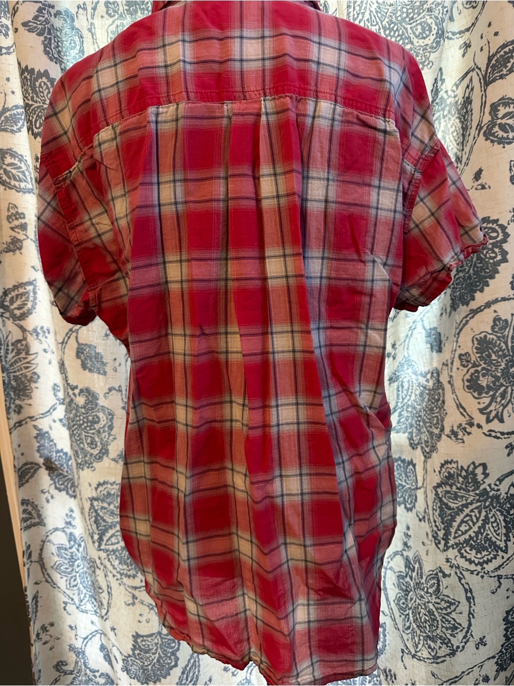 Universal Thread Red Plaid Button-Down Short Sleeve Shirt - Picture 4 of 6